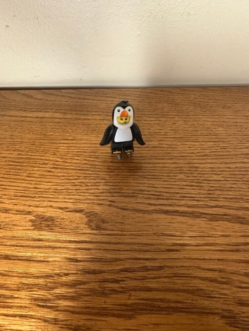 LEGO Series 16 Collectible Minifigures 71013 - Penguin Boy